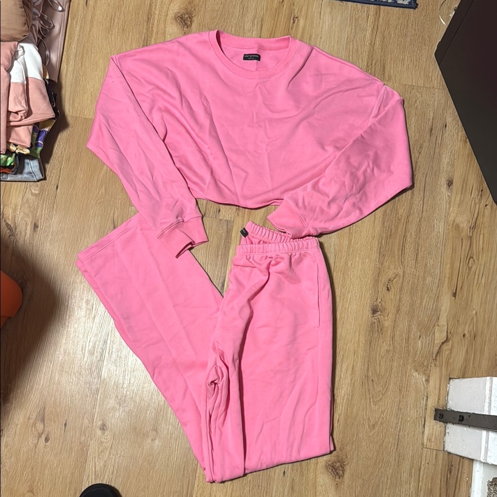 Pink Cropped Sweatshirt(XL) and Joggers(L) Set